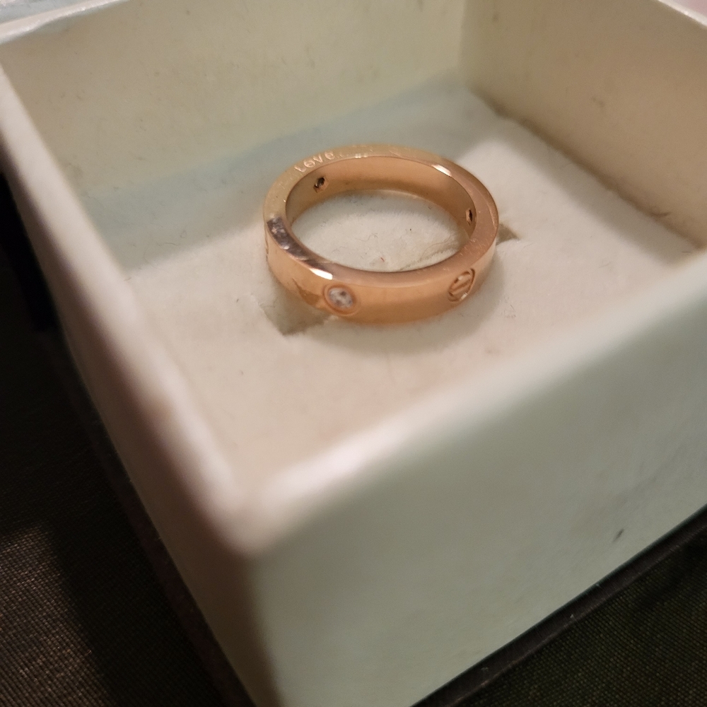 Love ring - Picture 5 of 6